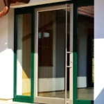 Rodinný dům Martinov – detail vchodových dveří Internorm